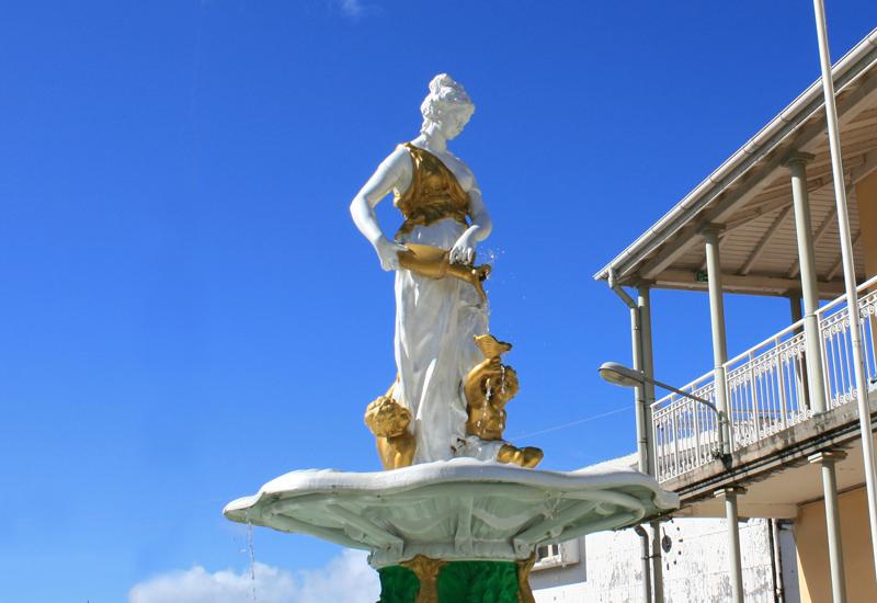 Saint-Claude, la Fontaine Adolphine : eau, source de vie